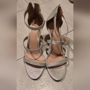 Elegant Light Silver/cream Strappy Heels 9.5